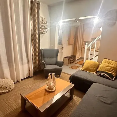 Holiday home The House Of Little Paris Montreuil (Seine-Saint-Denis)
